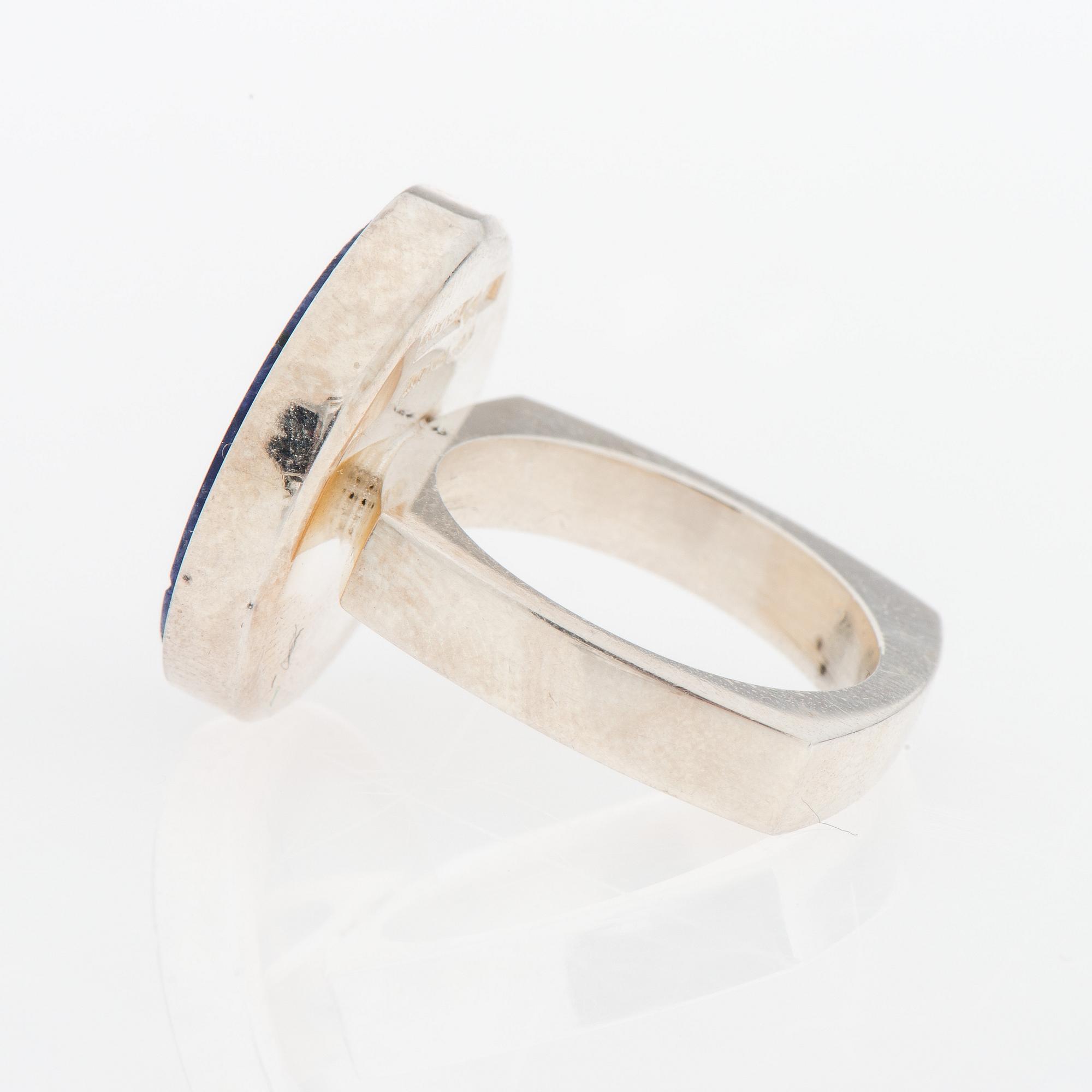 RING, Pekka Piekäinen, Auran Kultaseppä, Åbo 1975. Silver, sodalit.