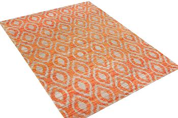 Matta, orientalsik, ca. 240 x 168 cm.