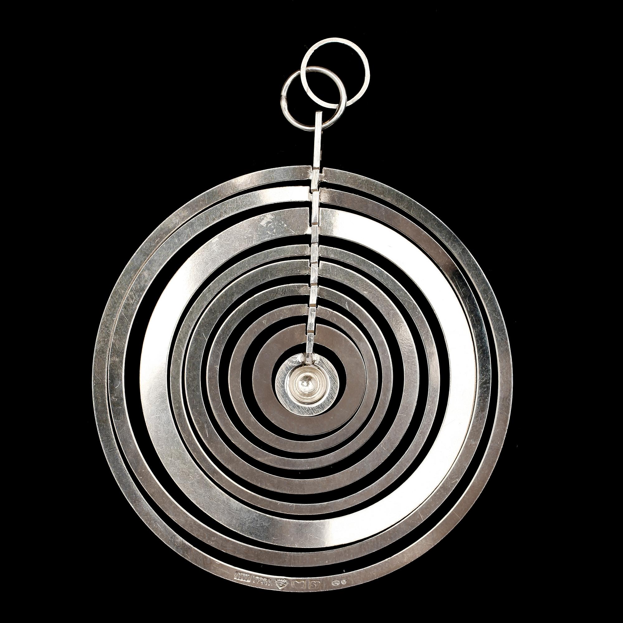 HÄNGE, silver, "Silver Moon", Tapio Wirkkala, Nils Westerbäck, 1970. Vikt ca 13 g.