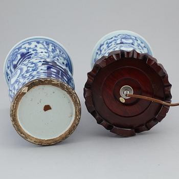 Two blue and white vases, one turned into table lamp, Qing dynasty, 19th century.