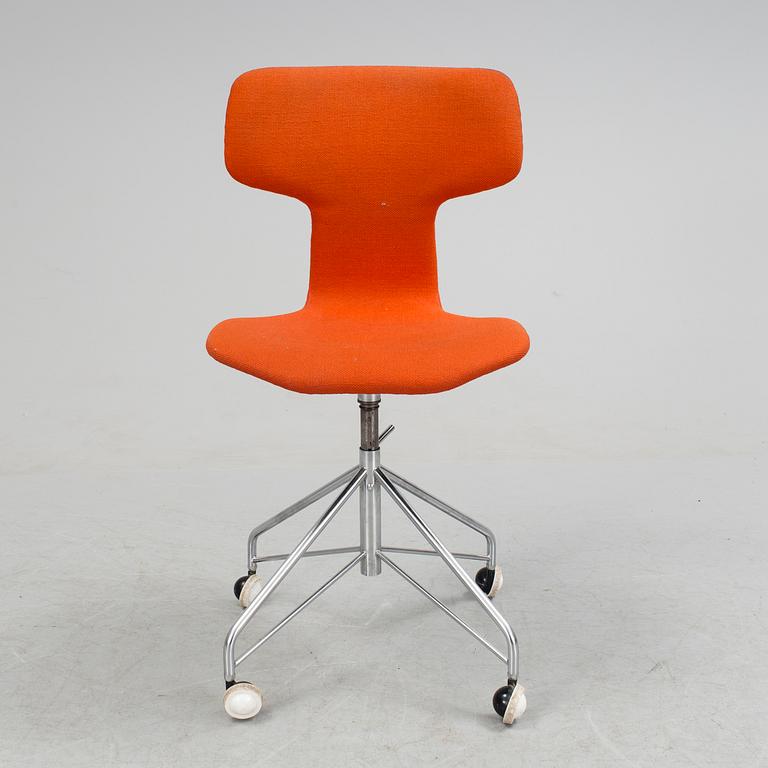 ARNE JACOBSEN, stol, "T-stolen", 3103, Fritz Hansen Danmark.