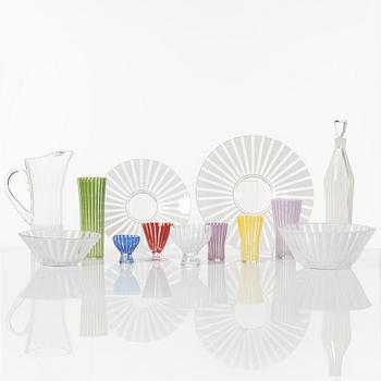 Bengt Orup, glasservis, "Strikt", 75 delar, Johansfors, 1950-tal.