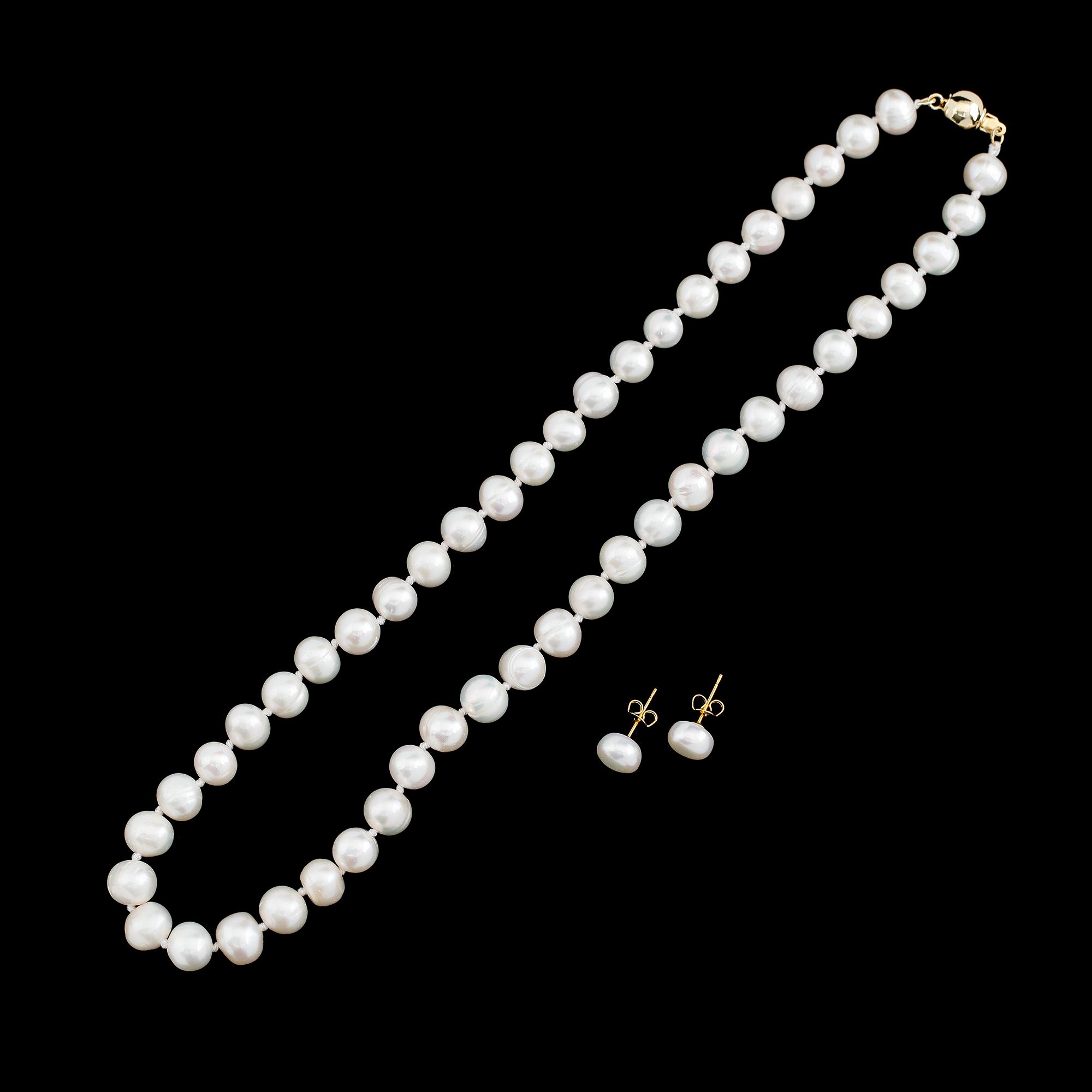 COLLIER OCH ÖRHÄNGEN, 14 k guld och odlade sötvattenpärlor.