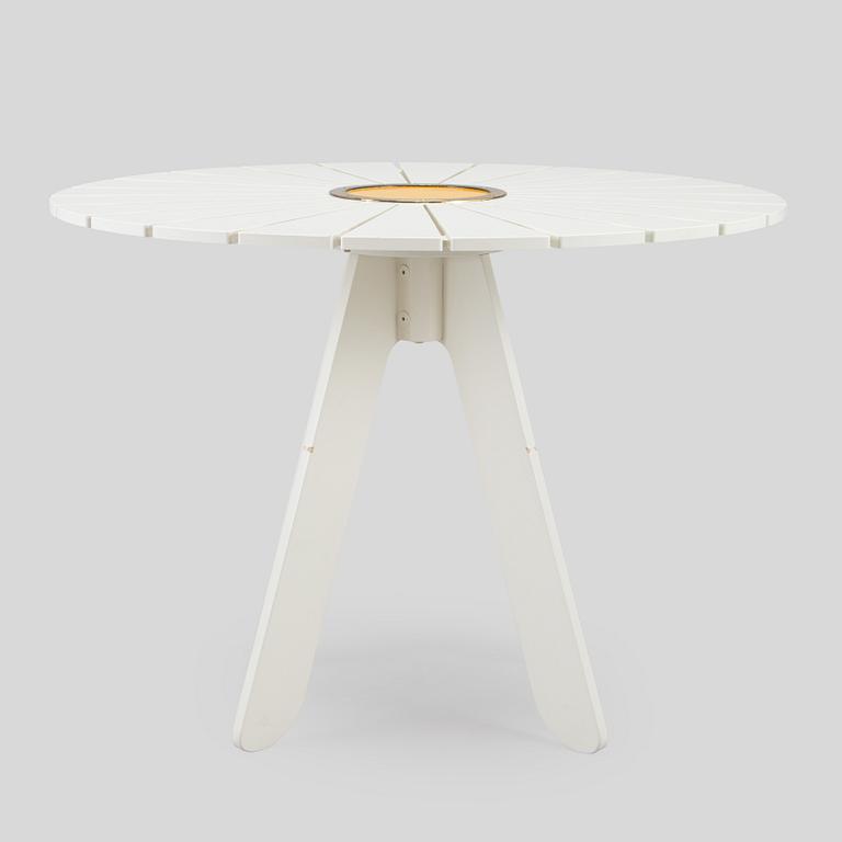Alvar & Aino Aalto, trädgårdsmöblemang, 5 delar, "Aurinko"-serien, Artek, 2000-tal.