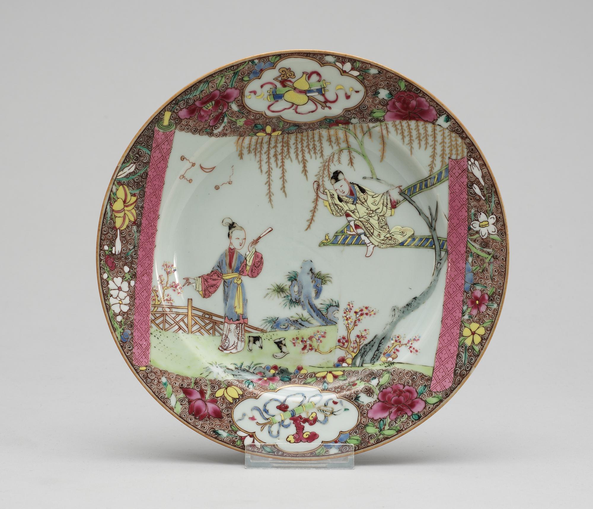A famille rose dinner plate, Qing dynasty, Qianlong (1736-95).