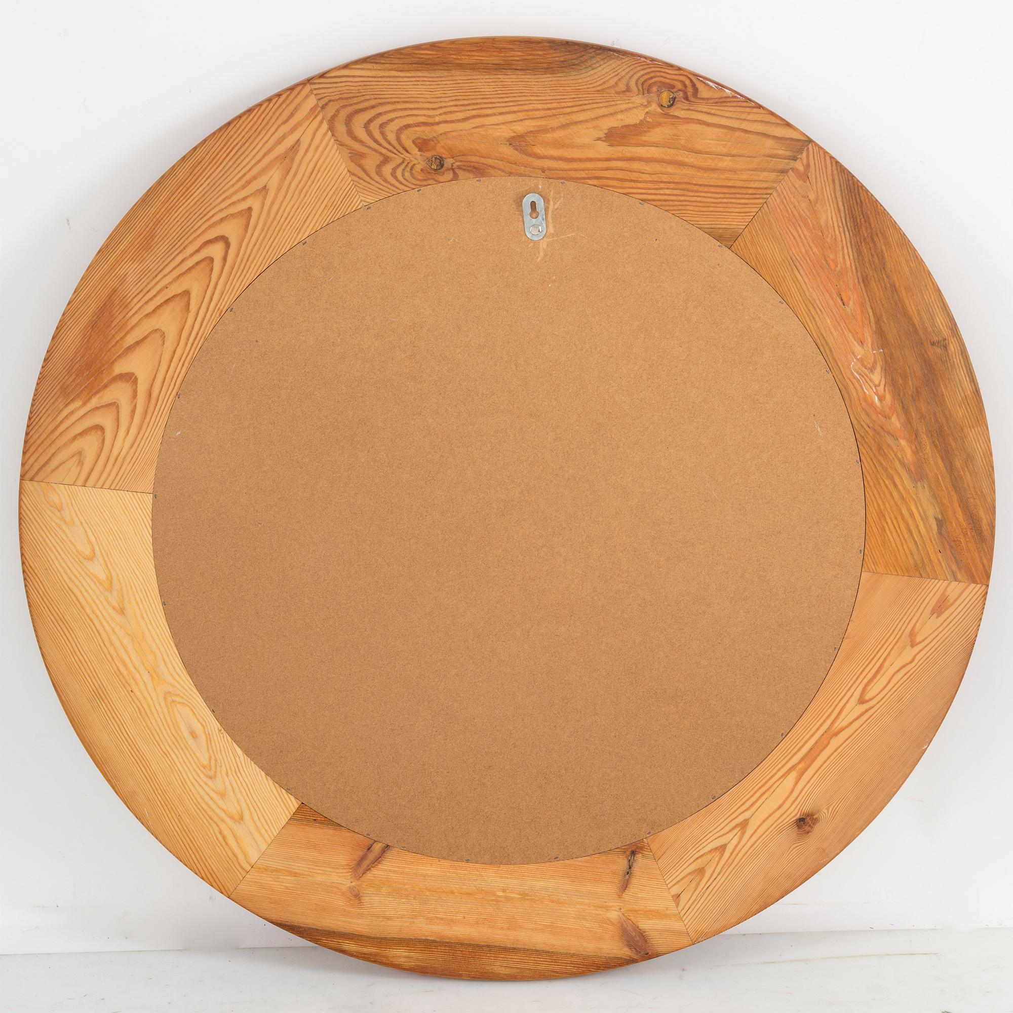 A 1970´s pinewood mirror.