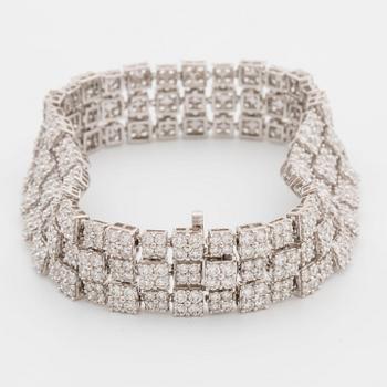 Bracelet with 480 brilliant-cut diamonds ca 12.77 cts.