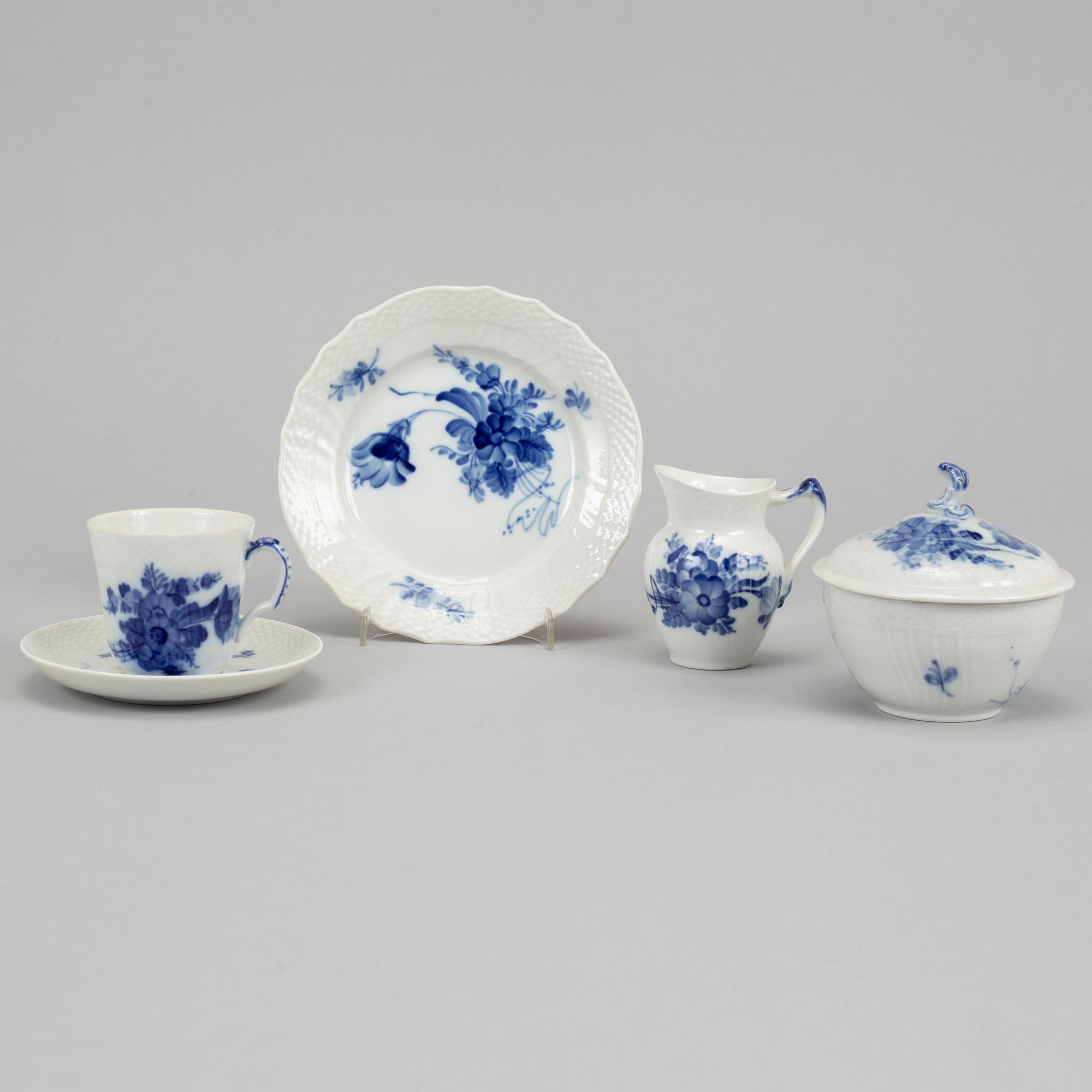 Royal Copenhagen, a part 'Blå Blomst' coffee service, Denmark (26 pieces).