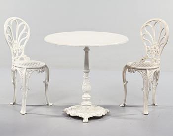 TRÄDGÅRDSBORD och TRÄDGÅRDSSTOLAR, ett par, 1900-talets andra hälft.