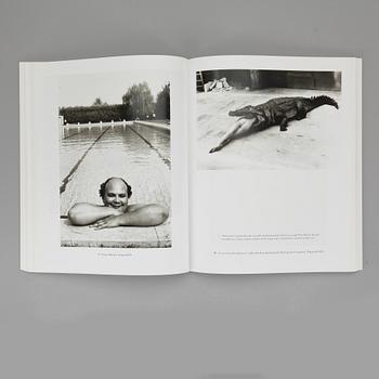 PARTI FOTOLITTERATUR, 3 st, bland annat "Star Trak", Anton Corbijn, signerad, 2005.