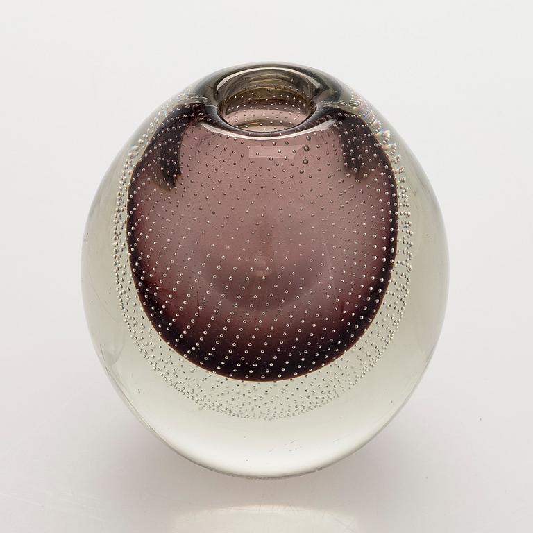 Gunnel Nyman, a model 'GN 17' vase, signed G. Nyman Nuutajärvi Notsjö -57.