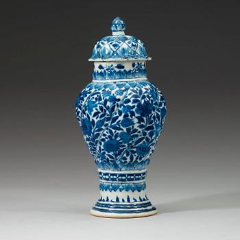 VAS med LOCK, porslin, Qingdynastin Kangxi (1662-1722).