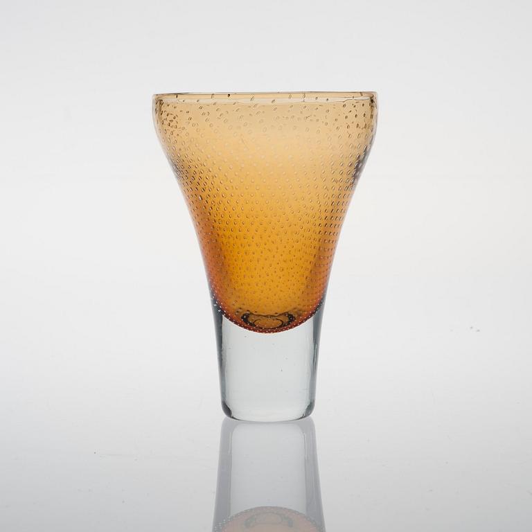 VAS, glas, signerad G. Nyman Nuutajärvi, design 1947.