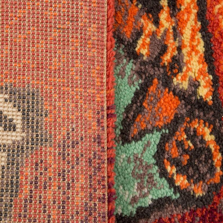 A CARPET, tufted, ca 202 x 138 cm, after Pablo Picasso, Ege Art Line, Denmark, end of the 20th century.