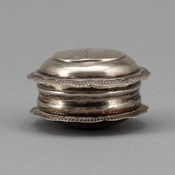 KYRKDOSA, silver, otydliga mästarstämplar, 1700/1800-tal.