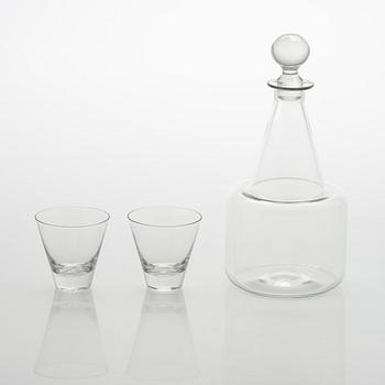 Carafe Kaj Franck or Saara Hopea, two drinking glasses '2744' by Kaj Franck for Nuutajärvi Notsjö.