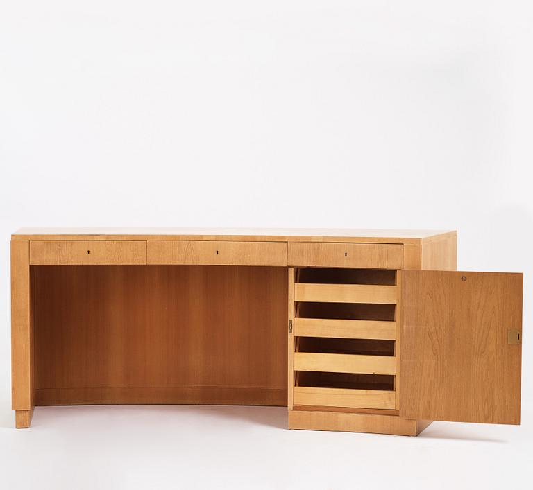 Axel Einar Hjorth, skrivbord, Nordiska Kompaniet, 1939, modellen ritad år 1936.