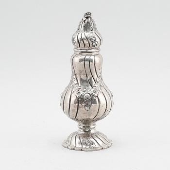 SOCKERSTRÖARE, silver, svenska importstämplar, 1900-talets första hälft. Vikt ca 241 gram.