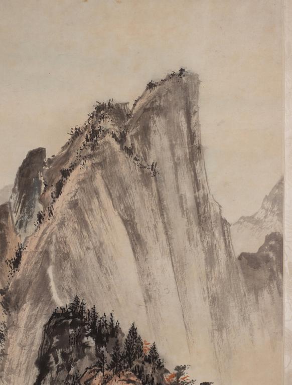 Zhou Yuanliang, A mountain ridge with trees in autumn colours.