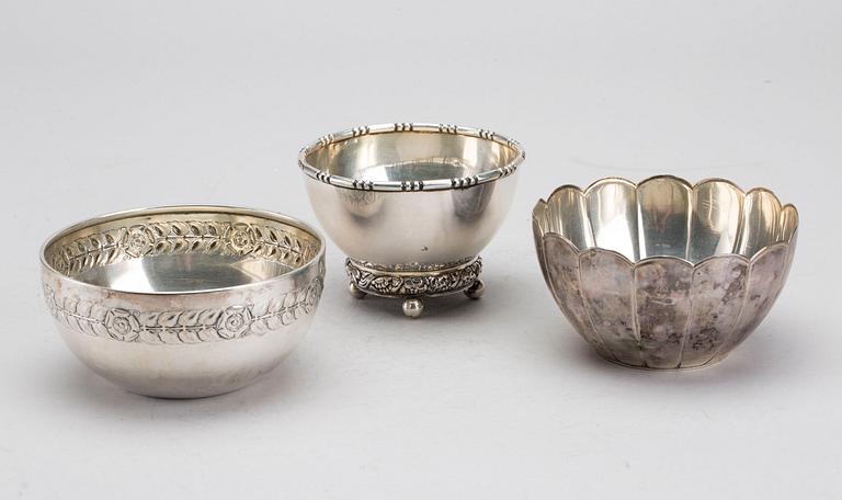 A set of three Swedish silver bowls, mark of GAB Stockholm 1919/1921 and AW Andersson Helsingborg 1923, weight ca 349 gr.