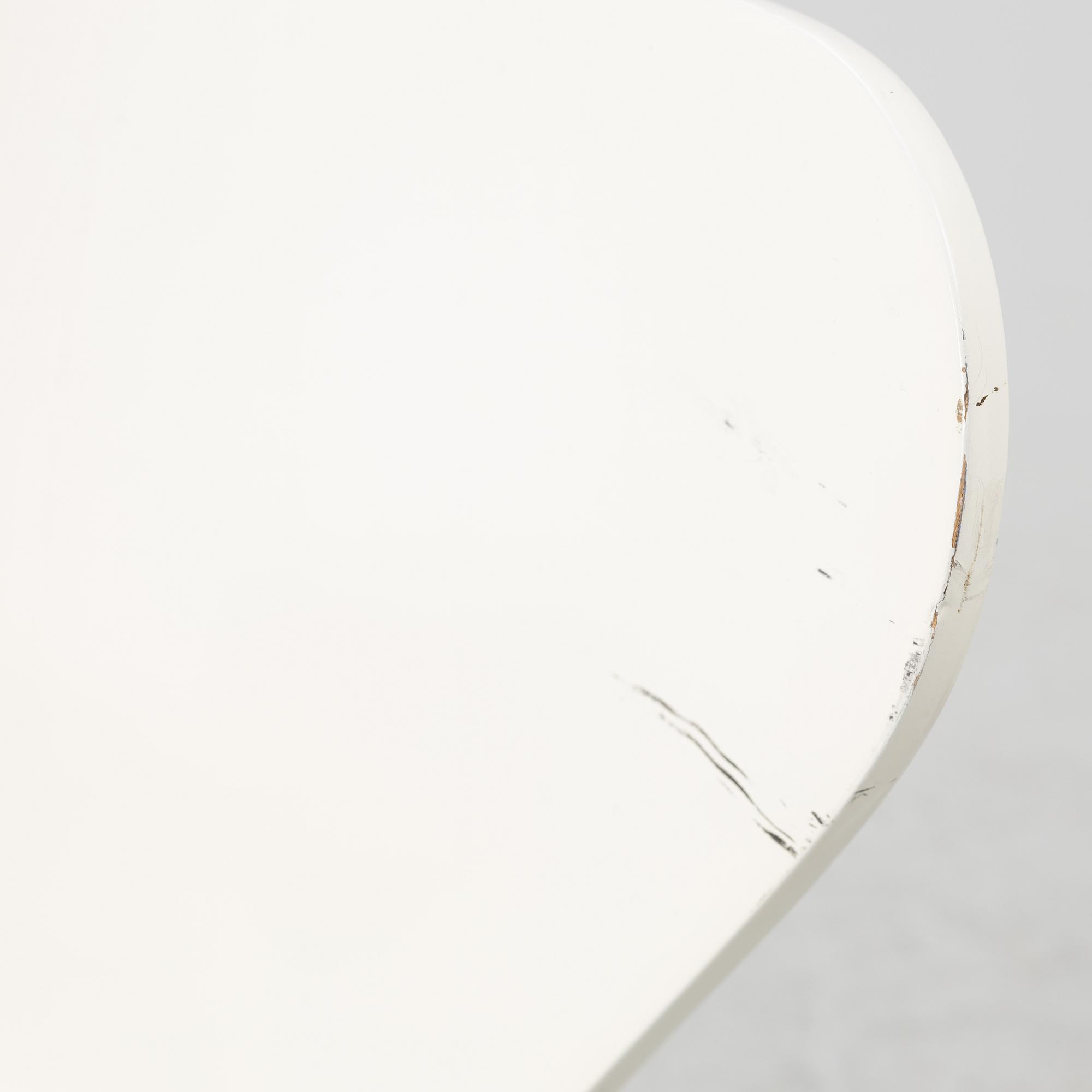 Arne Jacobsen,  a set of 4 chairs "Sjuan", Fritz Hansen, Denmark, 2000.
