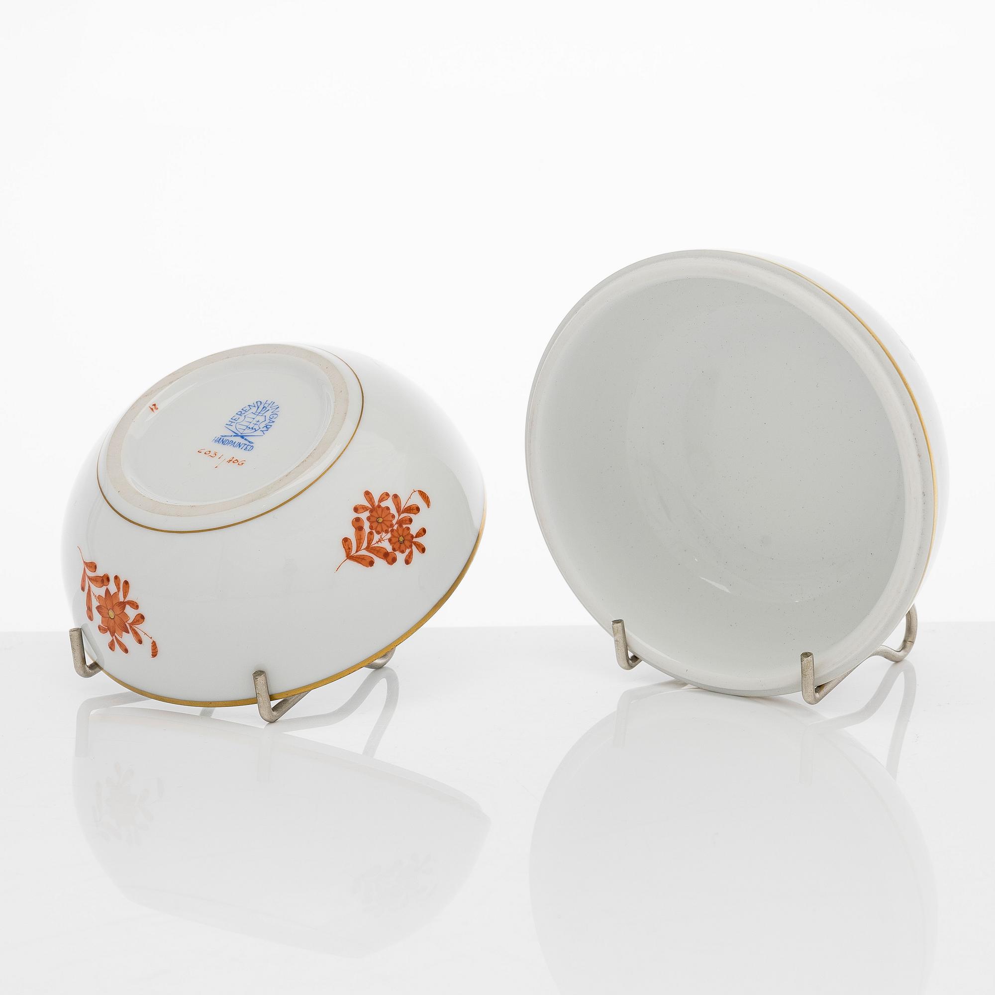 Herend, a 4 piece set of porcelain boxes with lids, 'Apponyi"/"Chinese Bouquet', Hungary 20th century.