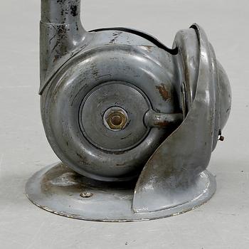 VÄGGLAMPA, "Triplex-pendel", Johan-Petter Johansson, omkring 1900-talets första hälft.