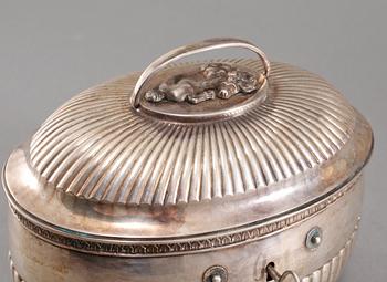 SOCKERSKRIN, silver, Johan Fredrik Massman, Stockholm, 1826, vikt 655 gram.