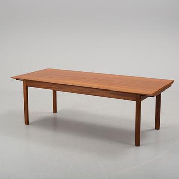 a coffee table veneered with teak designed by Tove & Edvard Kindt-Larsen for Säffle möbelfabrik, 1950s/60s.