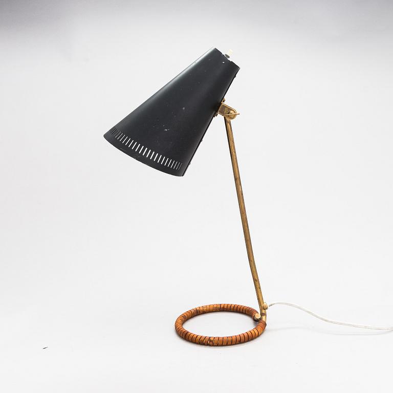 Mauri Almari, Bordslampa, K11-15, Idman, 1900-talets mitt.