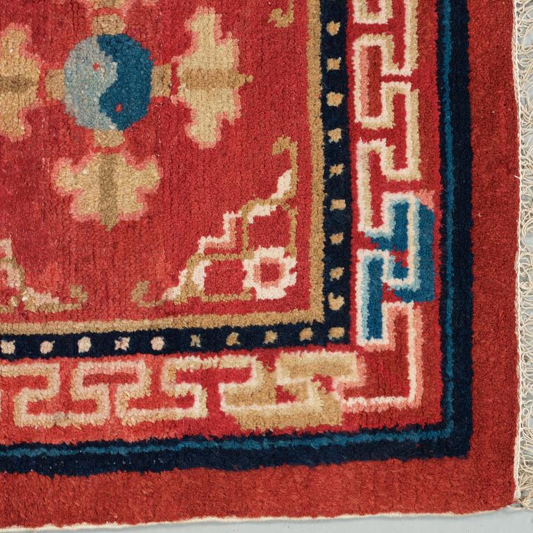 MEDITATION RUG. Semi-antique Baotou. 177,5 x 61,5 cm. China.