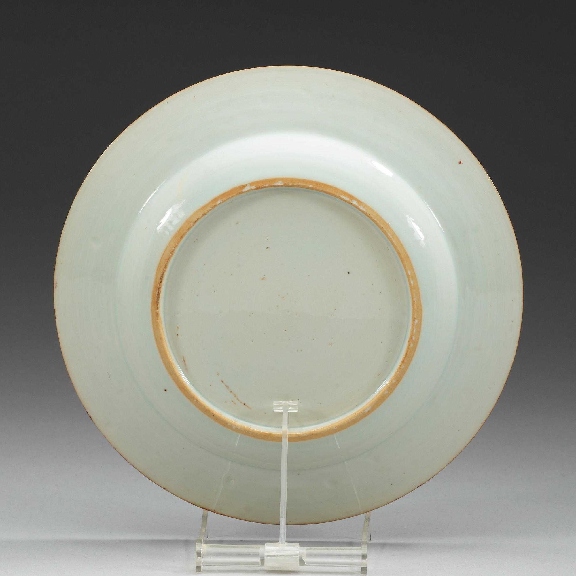 An Armorial dinner plate with the Swedish arms of Ribbing-Piper, Qing dynasty, Qianlong (1736-95).