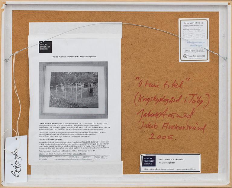 JAKOB AVENIUS ANCKARSVÄRD, foto (dokumetation av installation, à tergo signerad 2005.