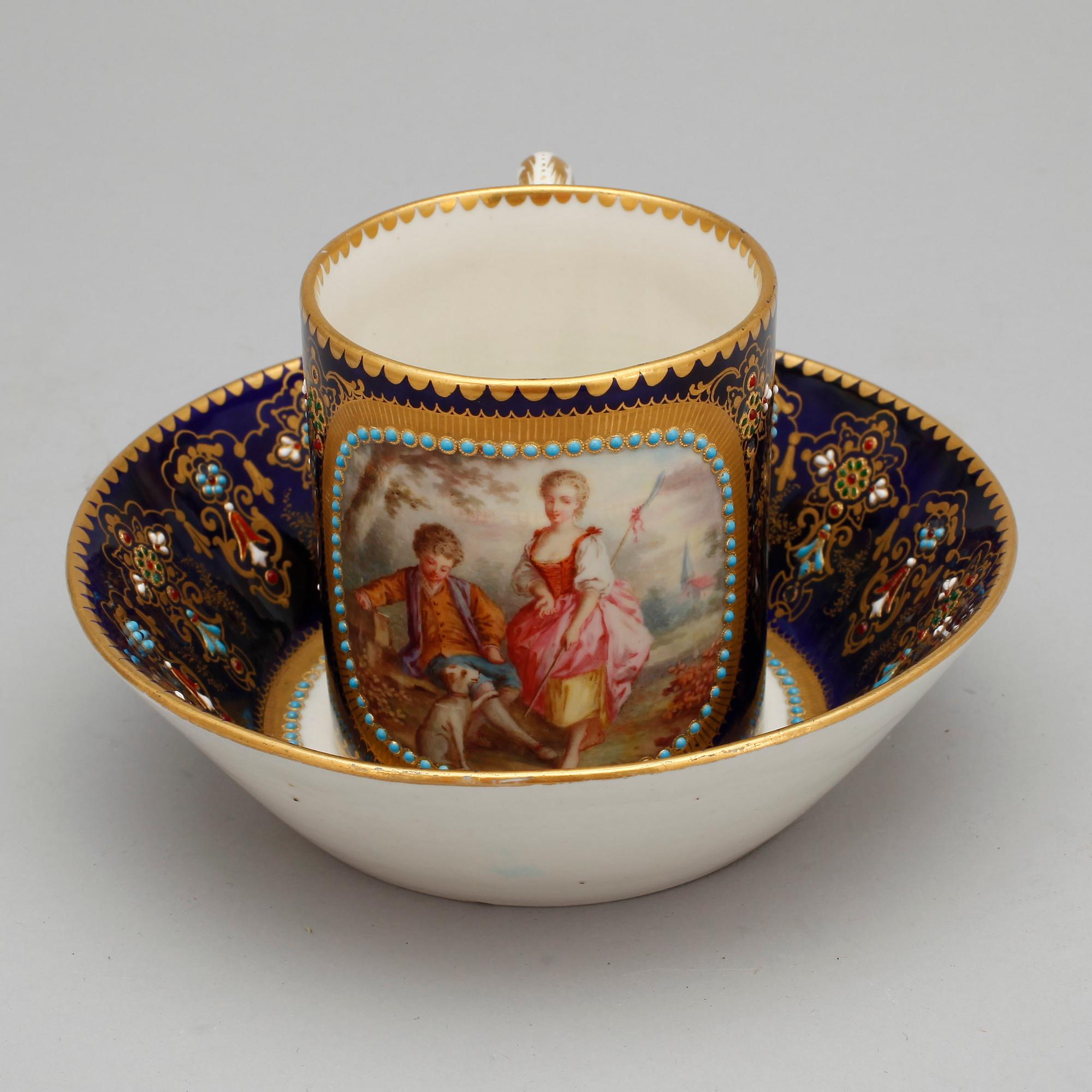 KOPP MED FAT, porslin, Sevres, Frankrike, 1800-tal.