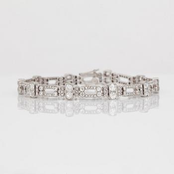 An old- and rose-cut diamond bracelet. Total carat weight circa 3.00 cts. Made by W.A Bolin, Stockholm 1936.