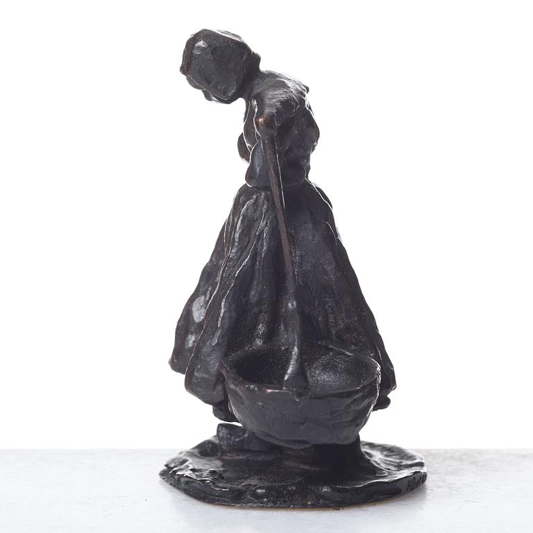 Carl Milles, Woman carrying water (for salt and pepper).