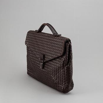 BOTTEGA VENETA, a lether briefcase.