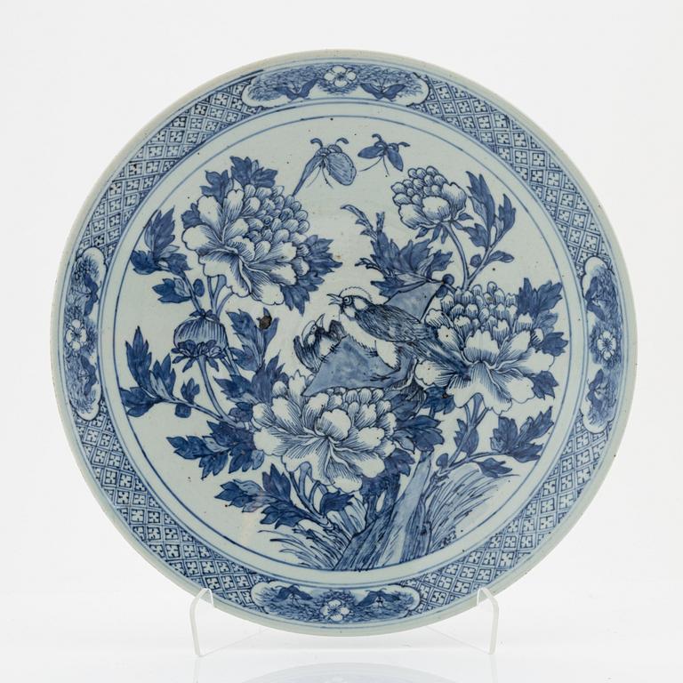 A Japanese porcelain charger, 19th Century.