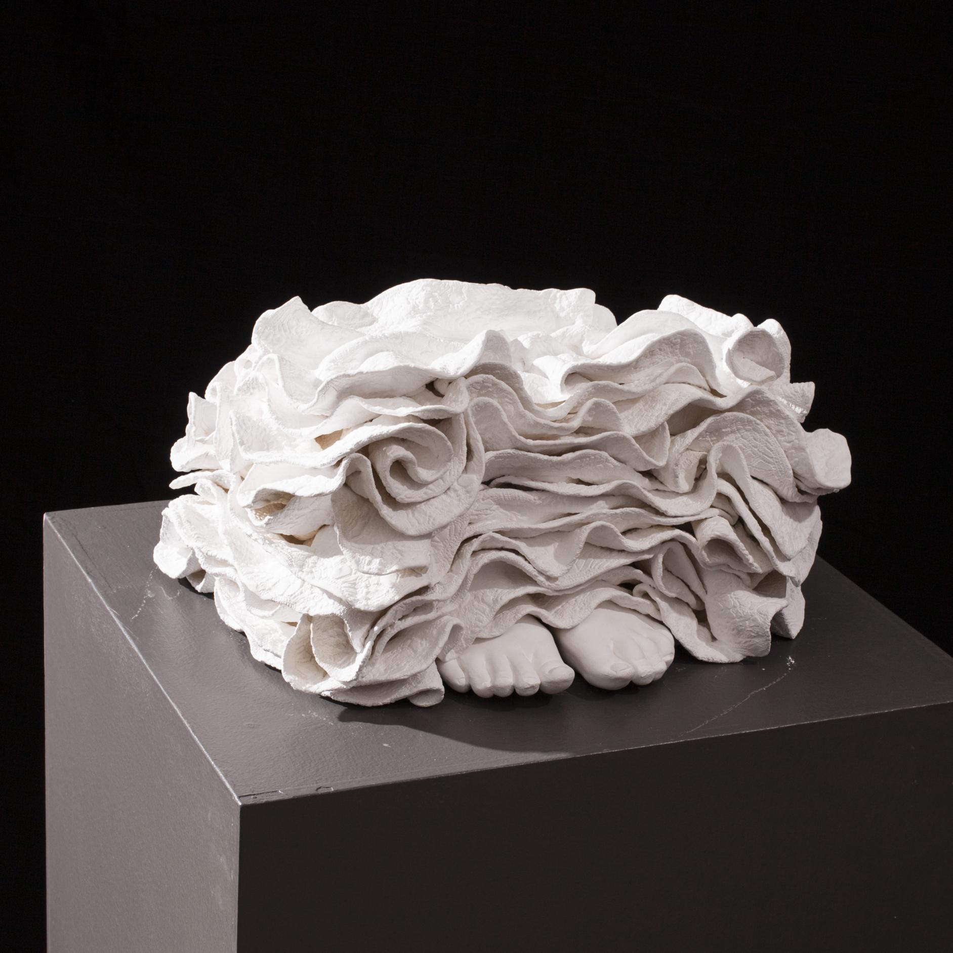 SAANA MURTTI
Beyond presence, 2013. 
Posliini, 40x22x30 cm.