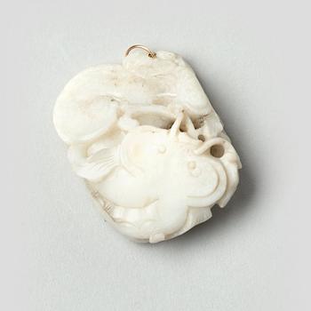 590. A Chinese carved jade figure of bats, Qing dynasty (1644-1912).