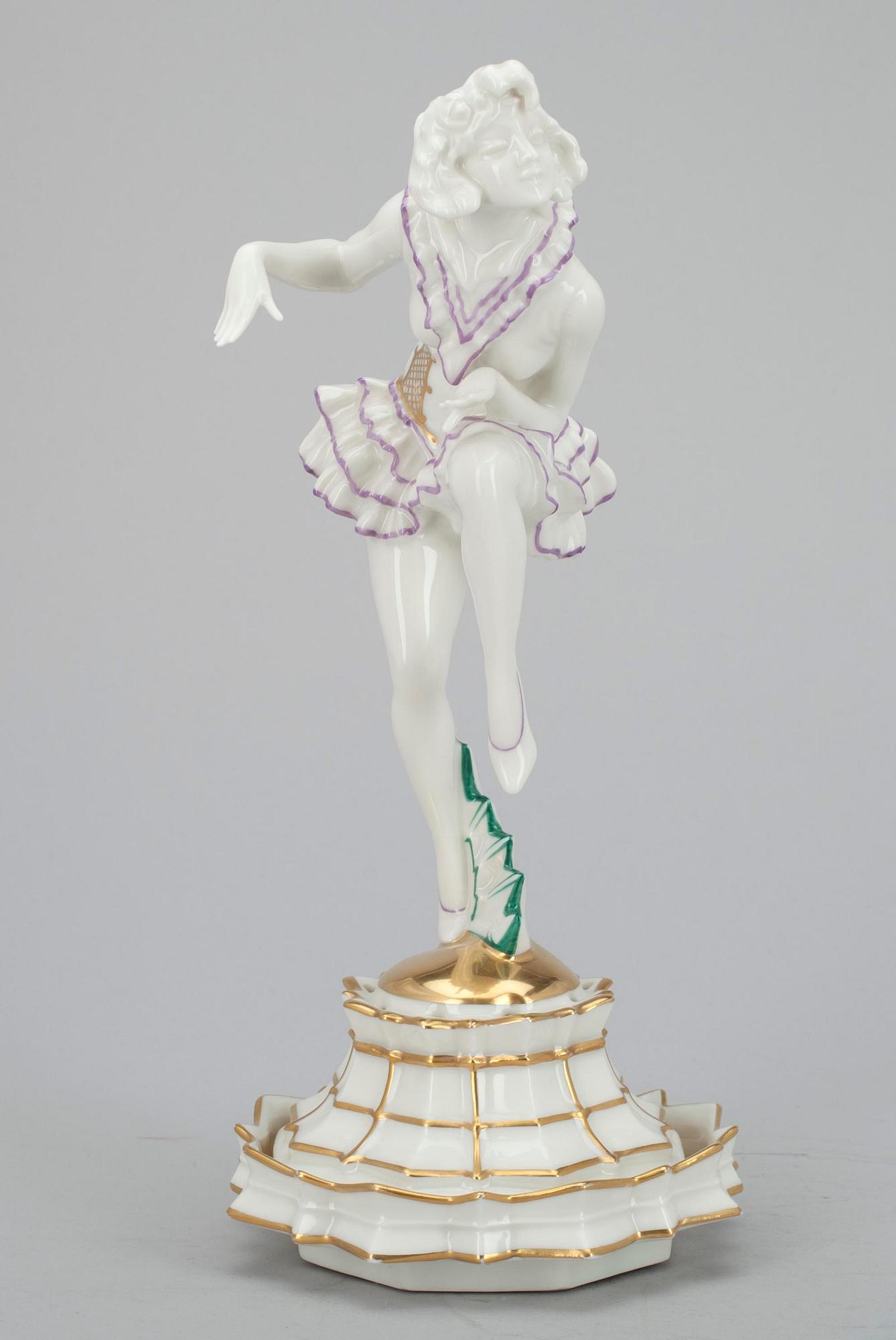 FIGURIN, porslin, Hutchenreuther Selb-Bavaria, Abteilung für Kunst, sign. K.Tutter. 1900-tal.