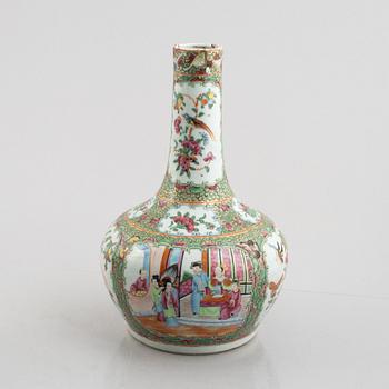 A porcelain vase, Canton, China, 19th century.