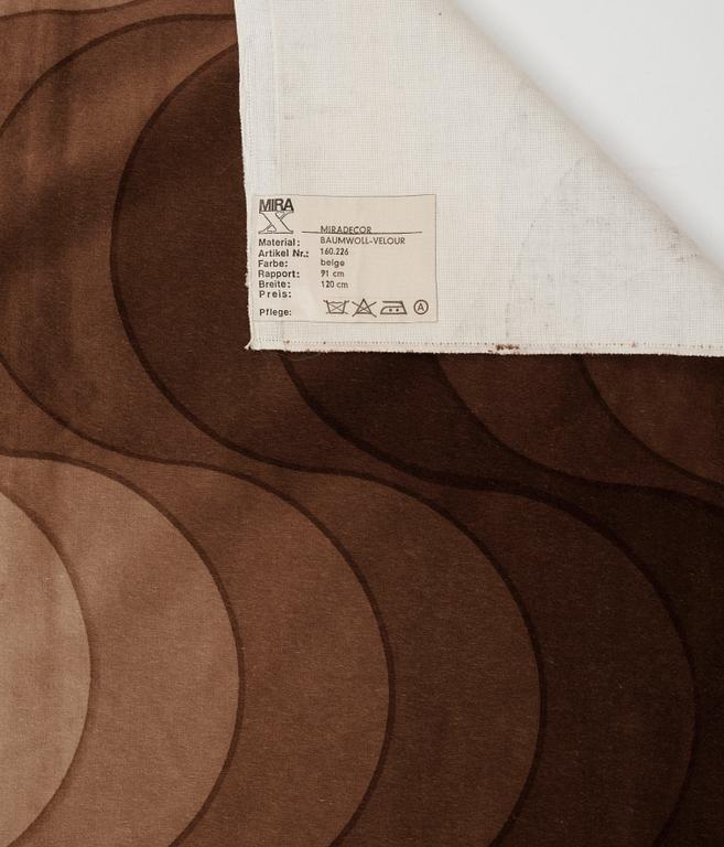 Verner Panton, GARDINLÄNGDER, 3 ST., OCH PROVBITAR, 5 ST. Bomullsvelour. Olika beige nyanser och mönster. Verner Panton.