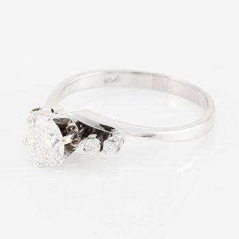 Ring, 18K white gold set with brilliant-cut diamonds.