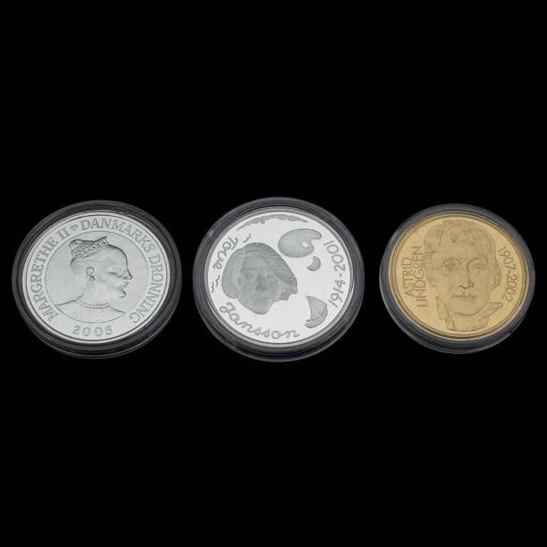 MINNESMYNT, 3 st, silver och kopparlegering, 2000-tal. Silvervikt 58,1 g.