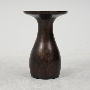 BARBARA BARRY, "Swell accent table" för Baker Furniture.
