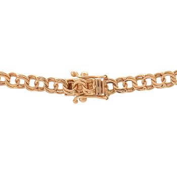 An 18K gold Bismarck necklace.