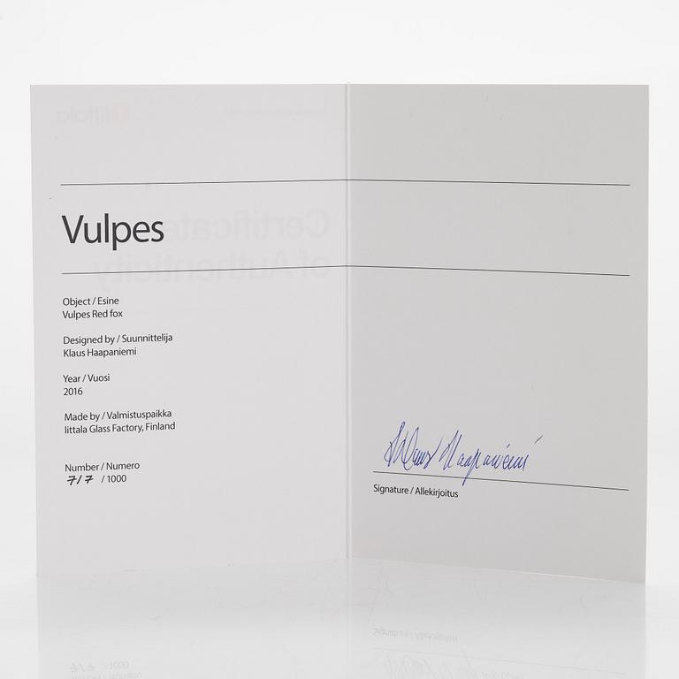 Klaus Haapaniemi, veistos, lasia, "Punaselkä", Iittala. Signeerattu Klaus H. Iittala 717/1000.