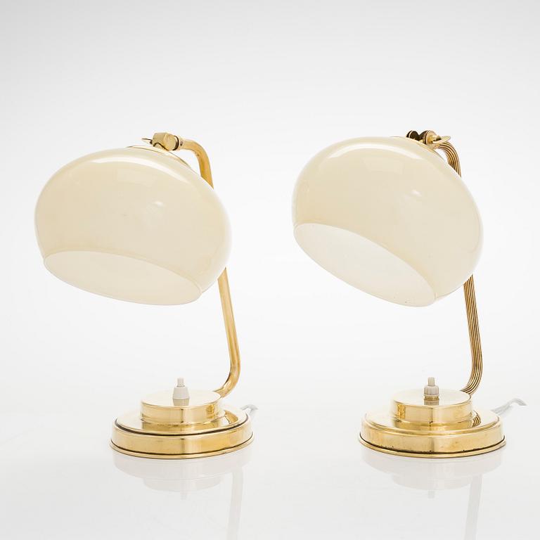 A pair of mid-20th century 'EV 53' tablelamps for itsu.