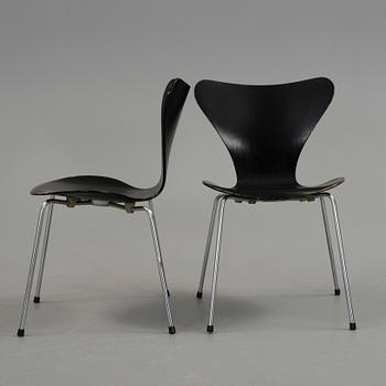STOLAR, ett par, "Sjuan", Arne Jacobsen, Fritz Hansen.